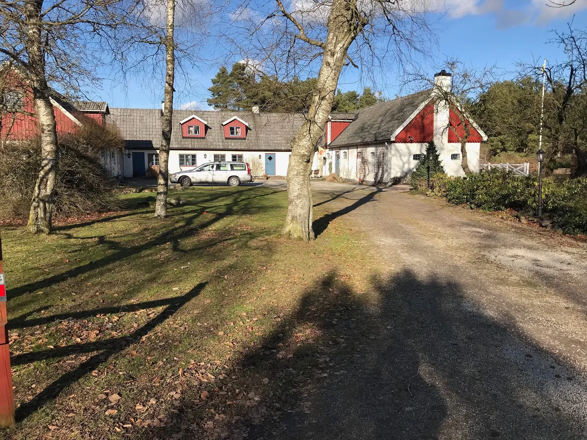 Carport och stenläggning i Flyinge – bild 1