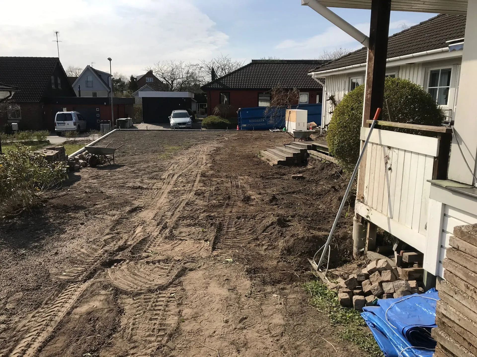 Trädäck med runda trappor – bild 2