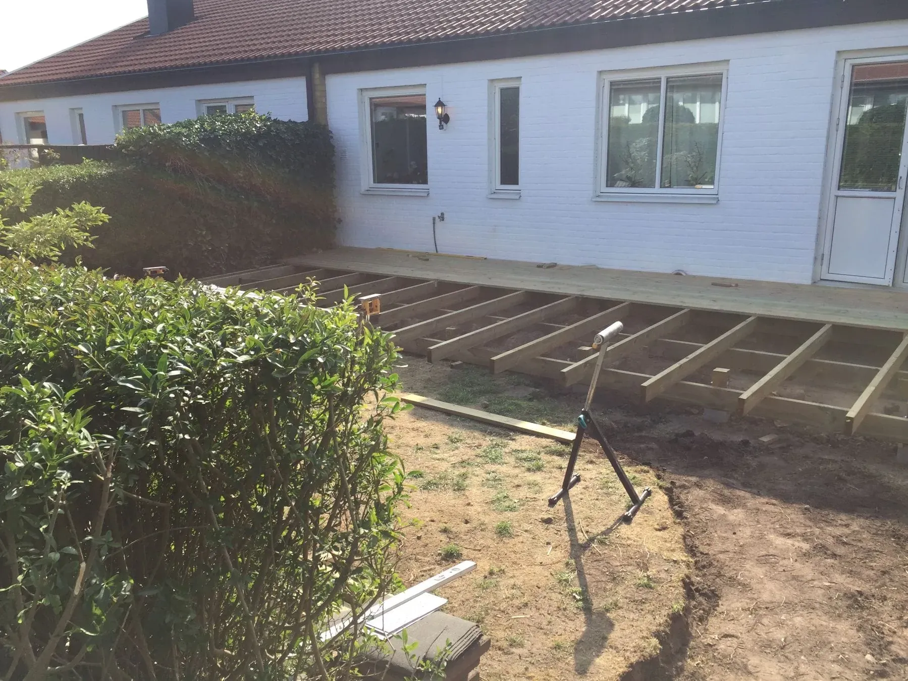 Terrass med gång i trä – bild 2