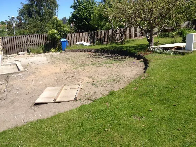 Rund terrass och blomlådor – bild 2