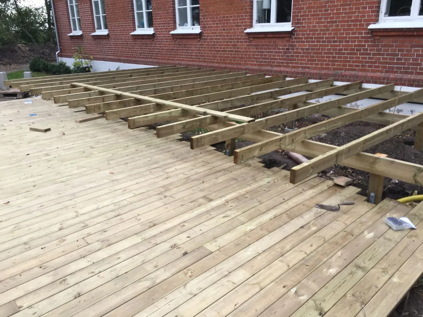 Terrass med dolda skruvar – bild 2
