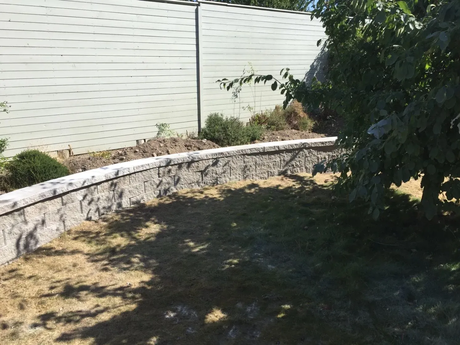 Rabatter på stödmur – bild 3