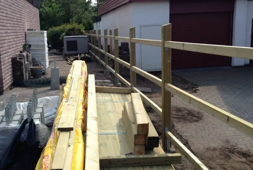 Vedförråd med sedumtak – bild 4
