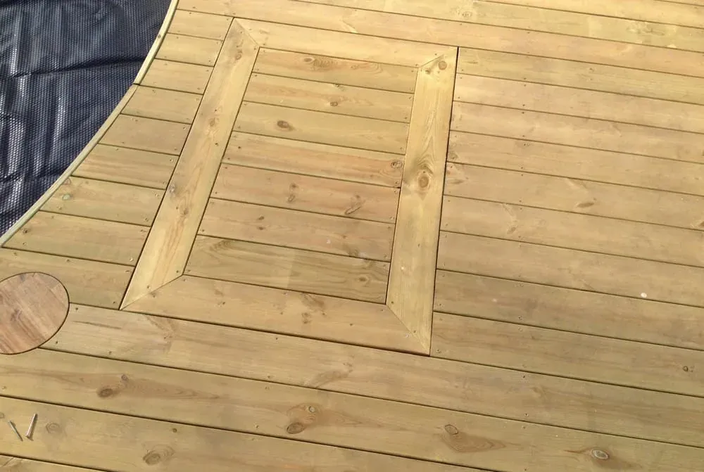 200 m² terrass med belyst pool – bild 5