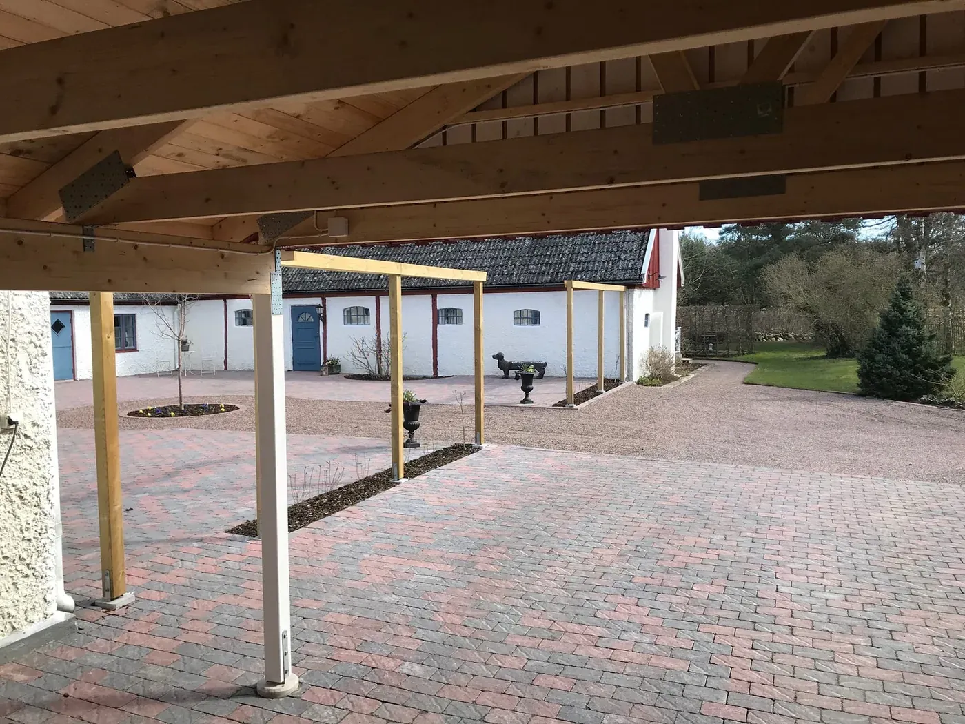 Carport och stenläggning i Flyinge – bild 8