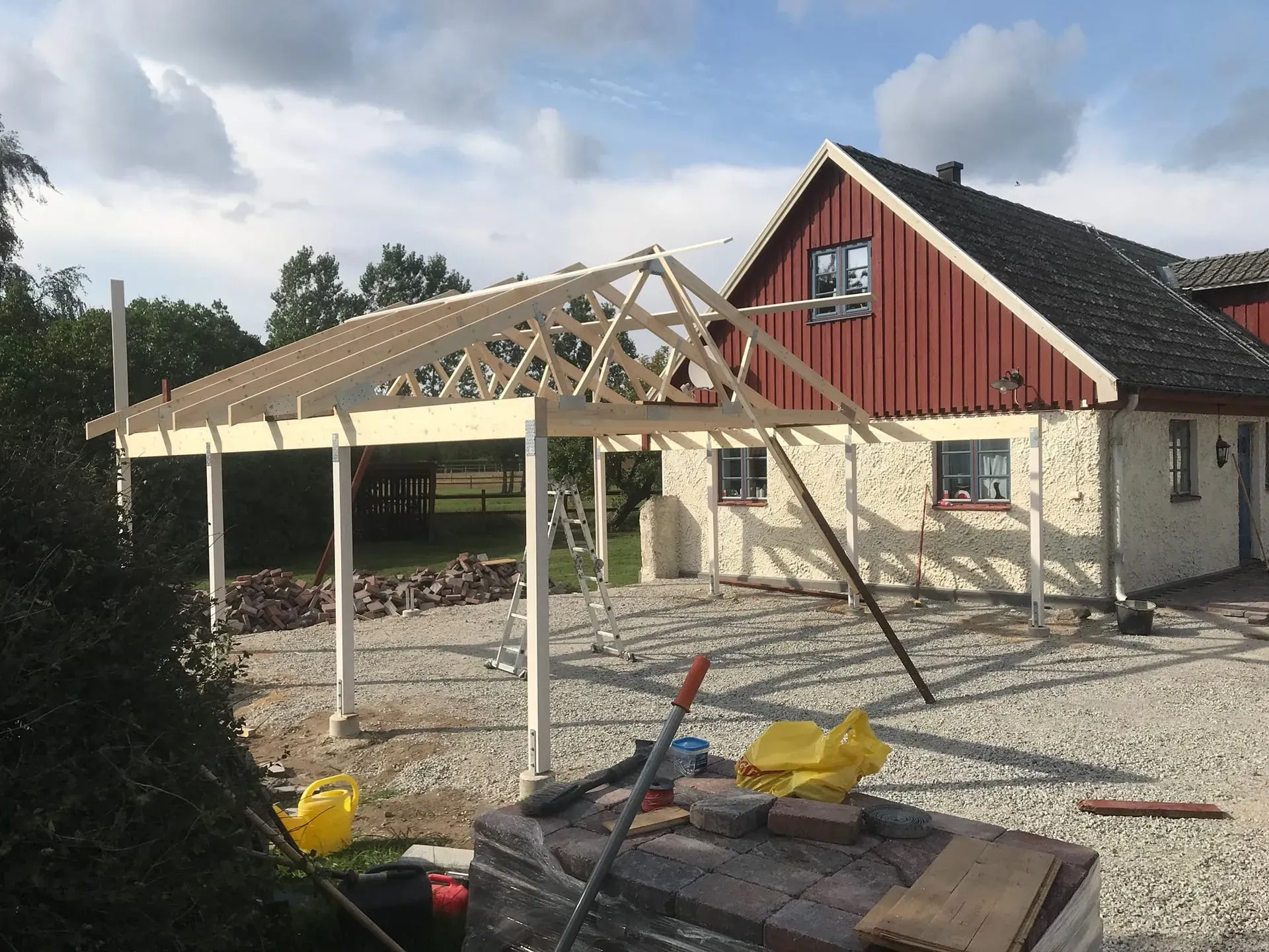 Carport och stenläggning i Flyinge – bild 12
