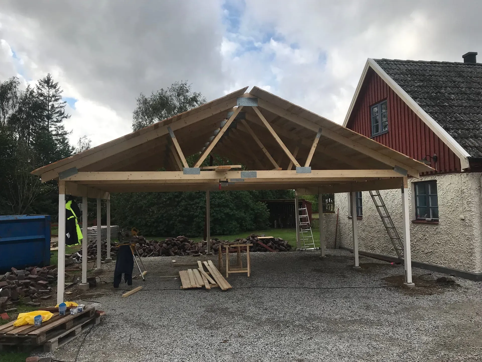 Carport och stenläggning i Flyinge – bild 14
