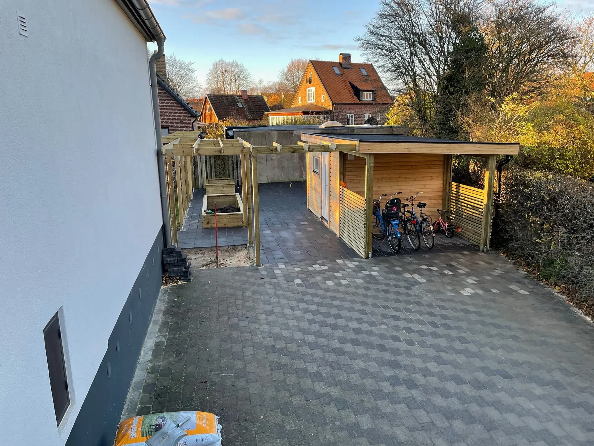 Förråd och anläggning i Lund – Lund. Utfört av Wood & Stone.