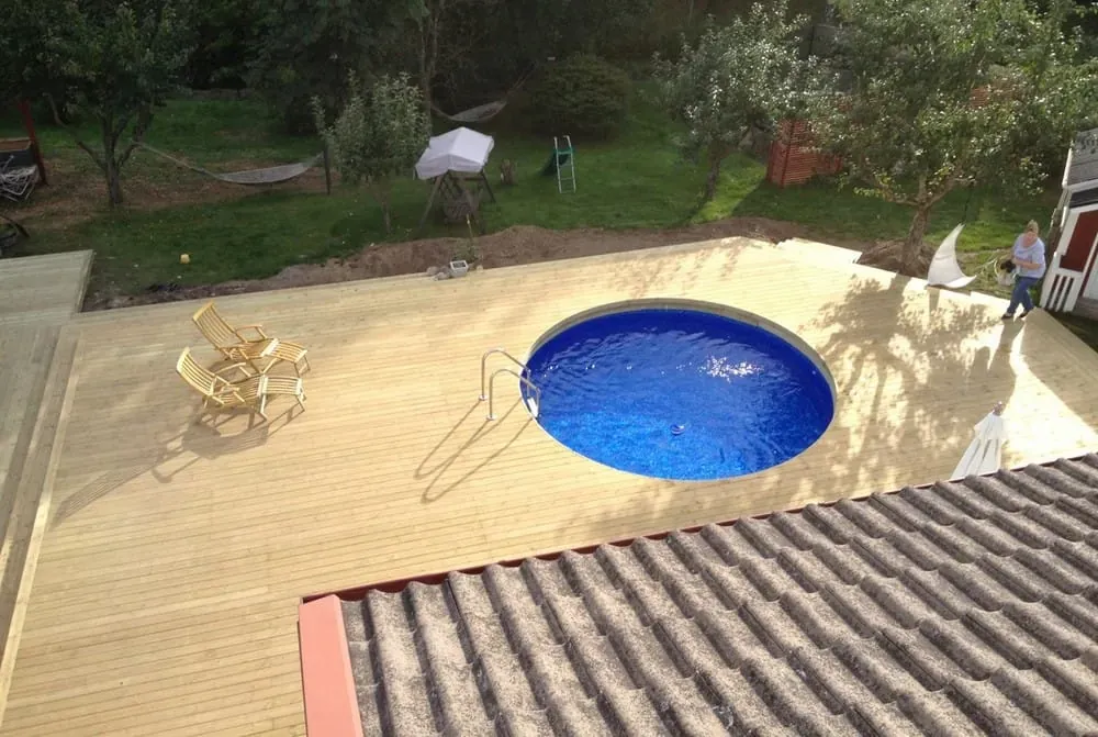 200 m² terrass med belyst pool – bild 23